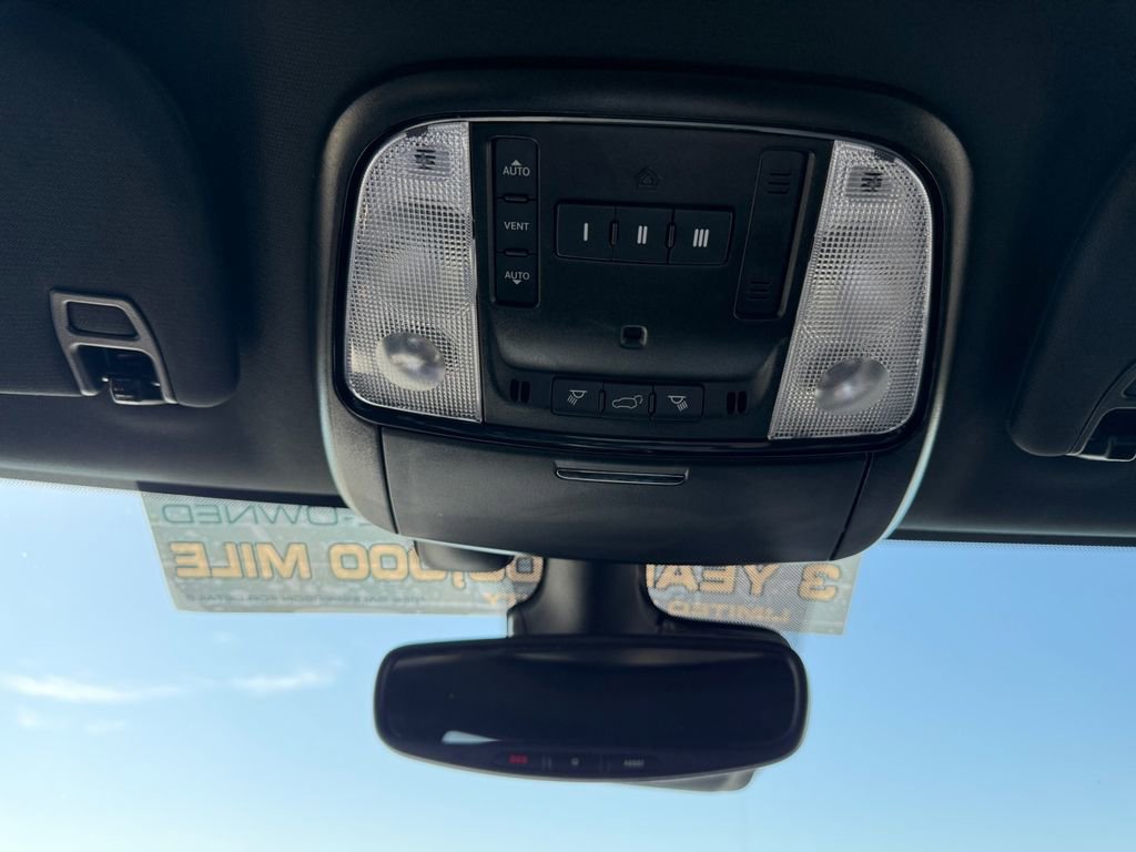 Used 2025 Dodge Durango GT image 24