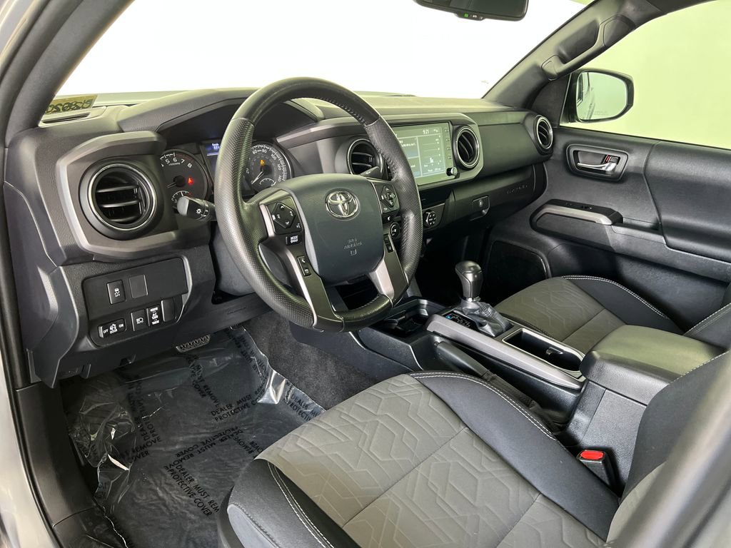 Used 2020 Toyota Tacoma TRD Off-Road AWD/4WD image 19