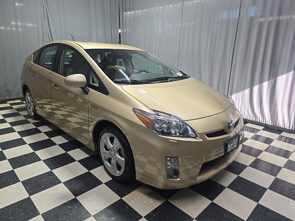 Used 2011 Toyota Prius Five w/ Navigation Pkg FWD image 2