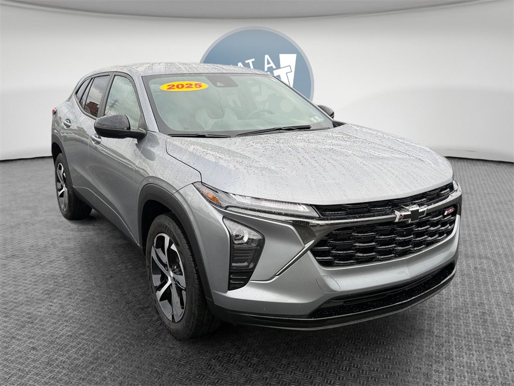 Used 2025 Chevrolet Trax RS w/ Driver Confidence Package