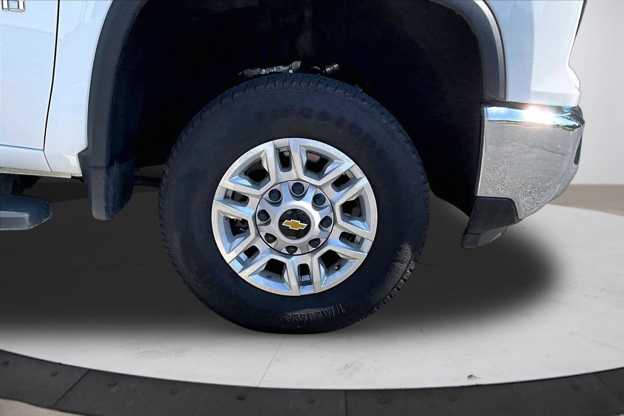 Used 2025 Chevrolet Silverado 2500 LT w/ Convenience Package AWD/4WD image 33