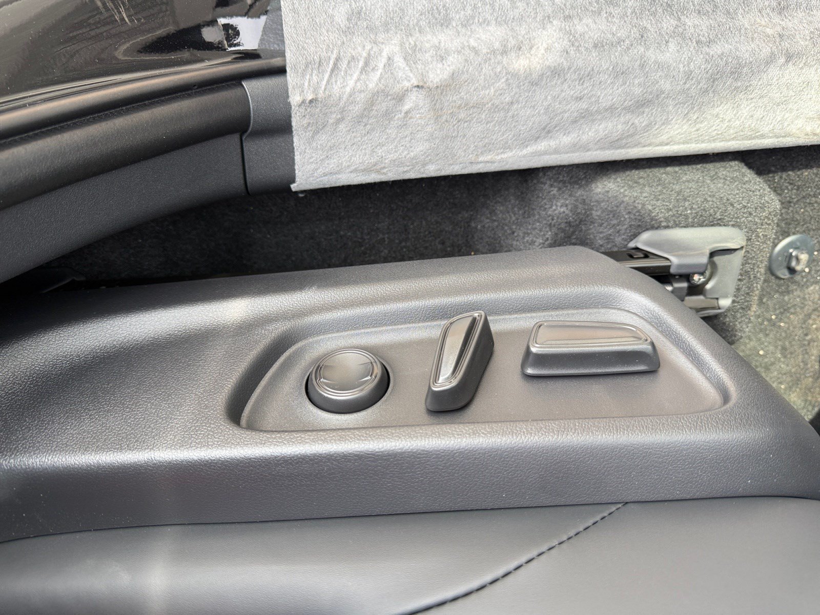 New 2026 Toyota C-HR AWD/4WD image 14