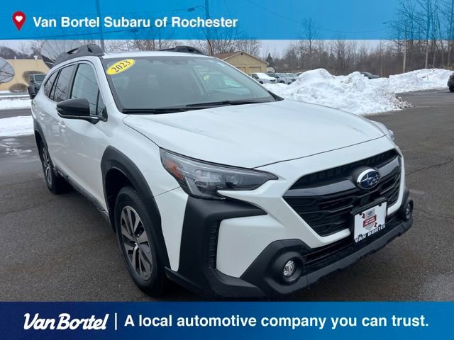 Used 2023 Subaru Outback Premium image 8