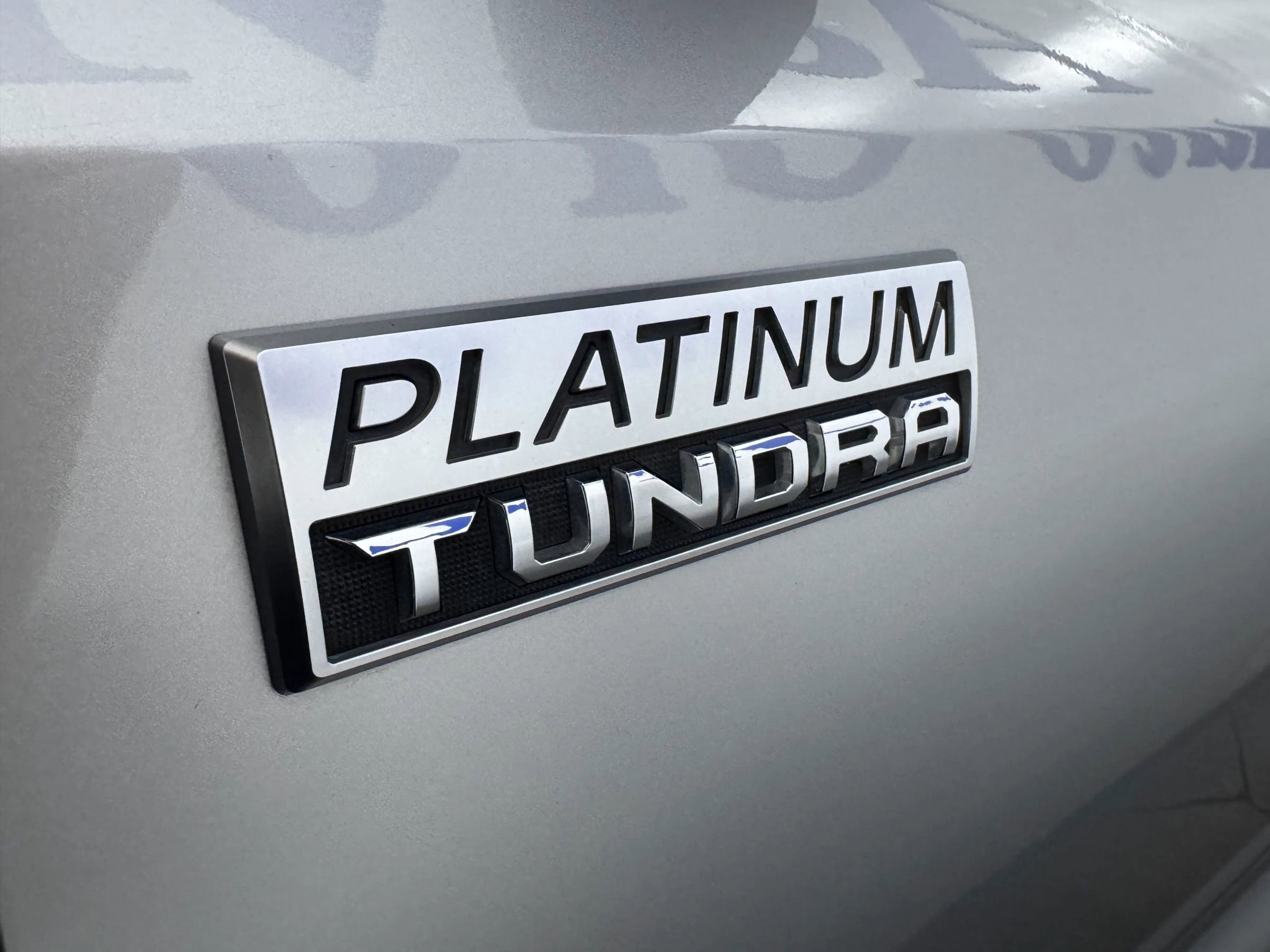 Used 2014 Toyota Tundra Platinum image 2