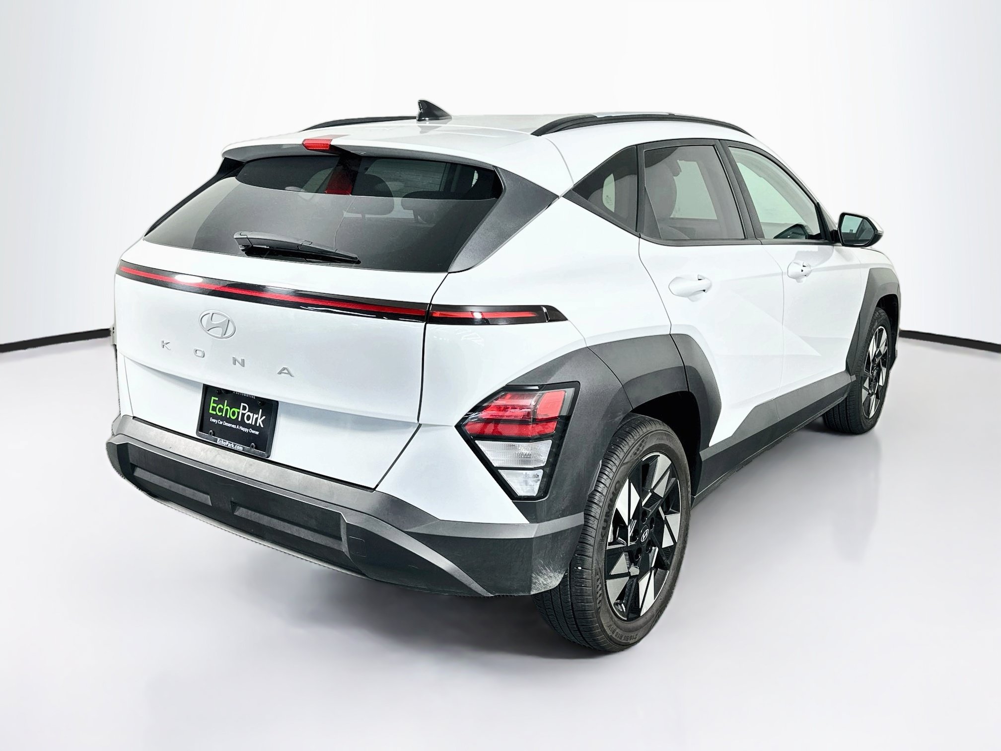Used 2025 Hyundai Kona SEL FWD image 9