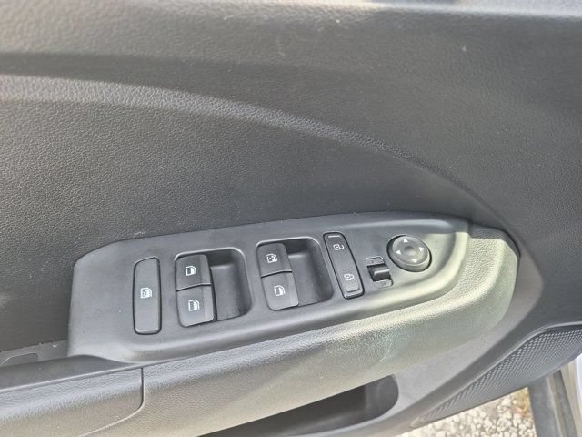 Used 2025 Hyundai Venue SEL FWD image 13