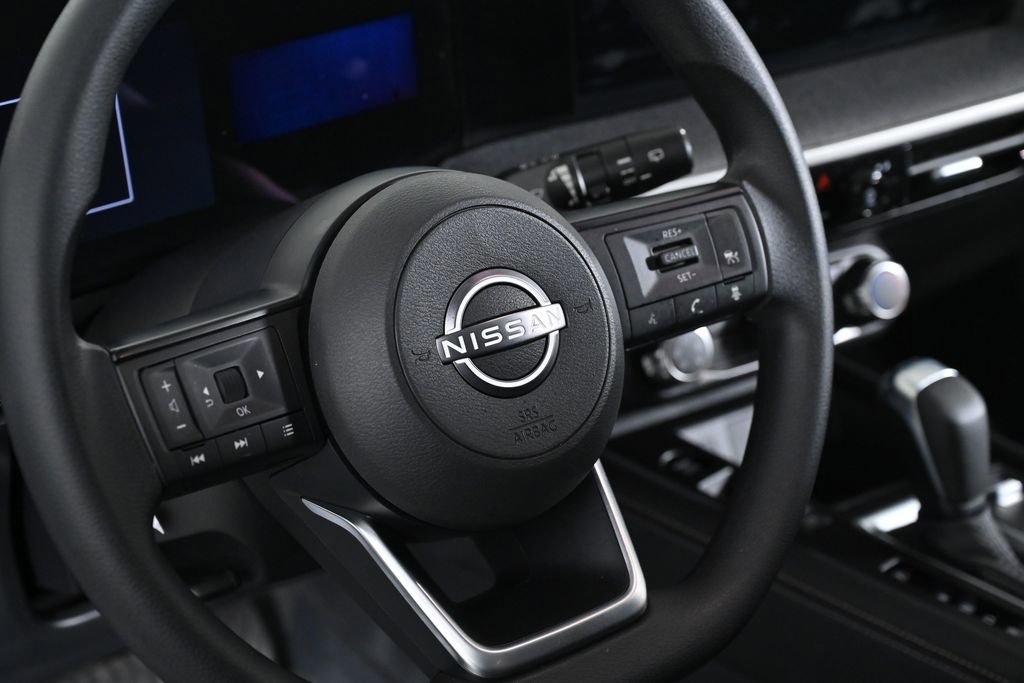 Used 2025 Nissan Kicks SV w/ SV Premium Package image 12