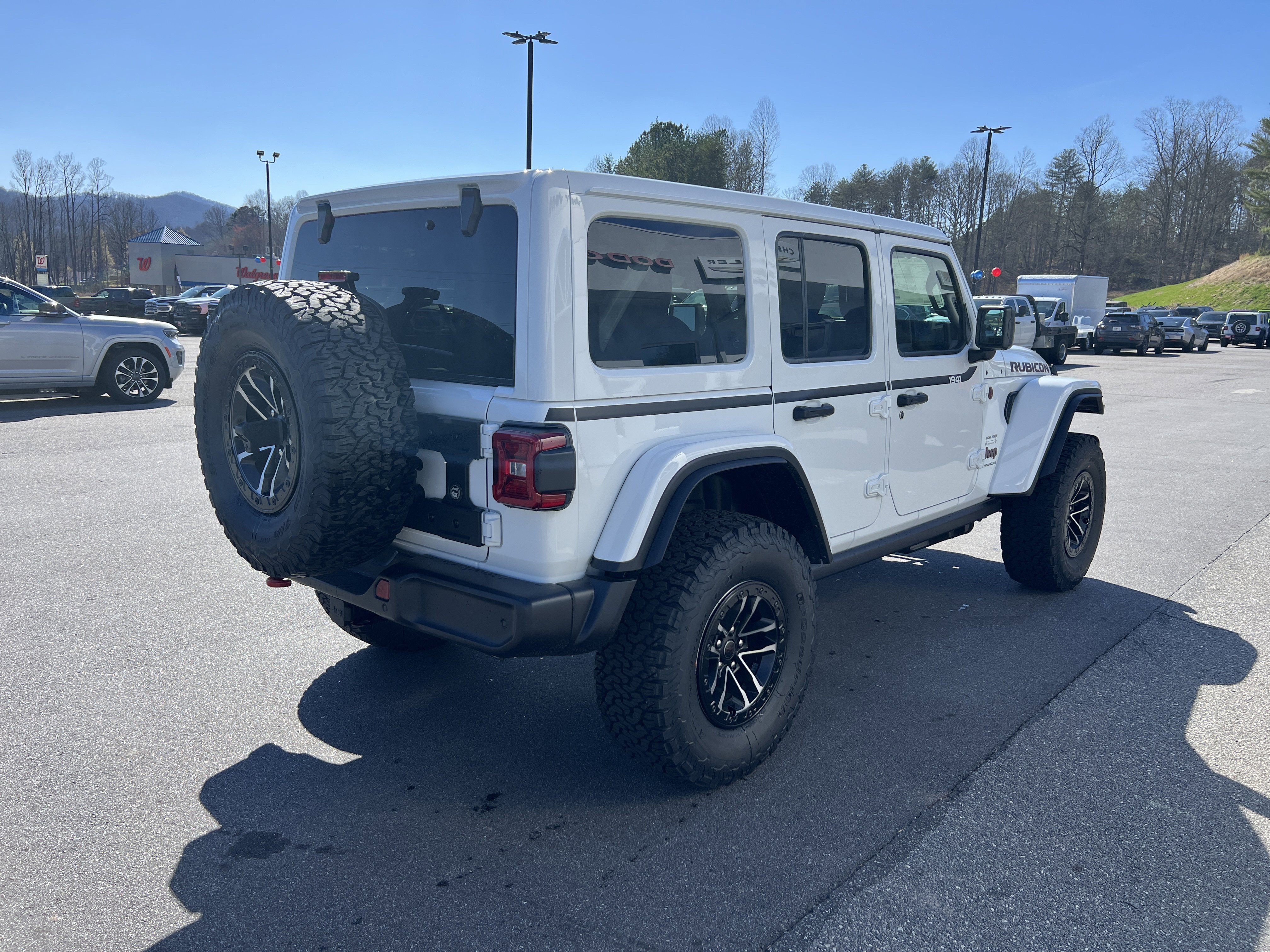 New 2026 Jeep Wrangler Unlimited Rubicon AWD/4WD image 3