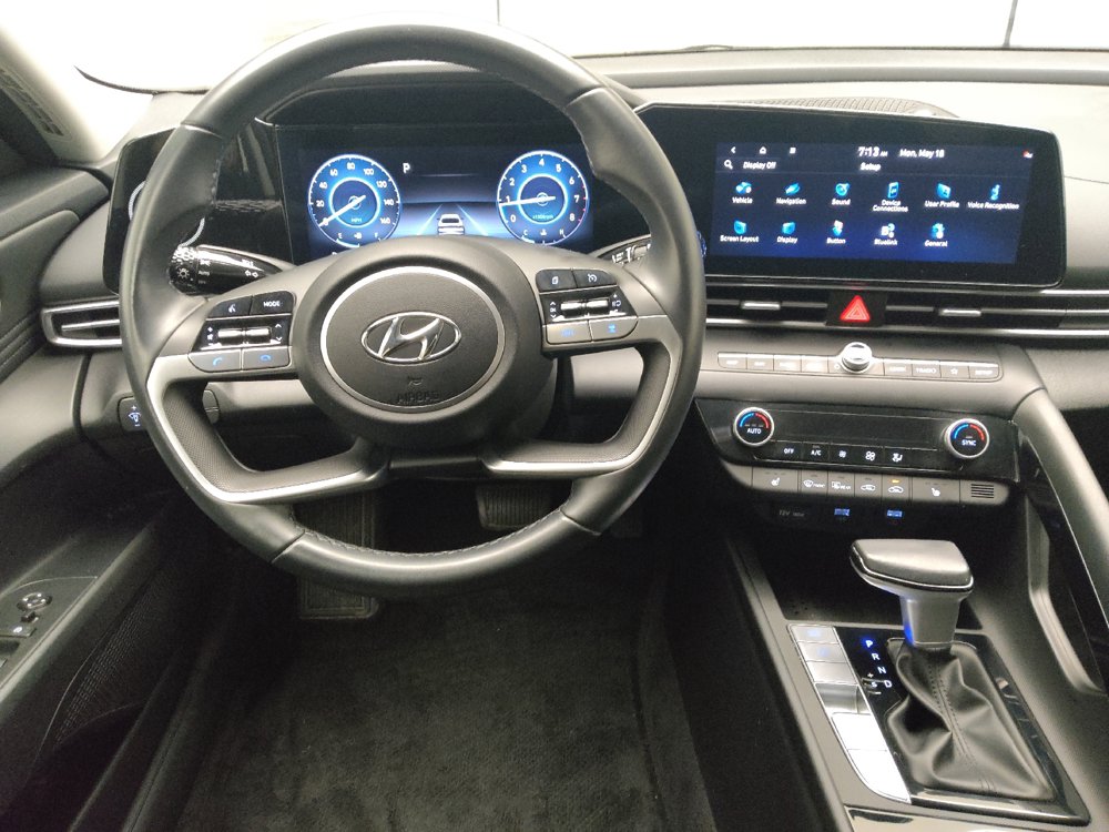 Used 2023 Hyundai Elantra SEL w/ Convenience Package FWD image 22