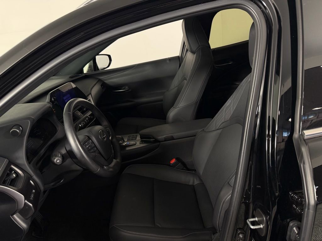 Used 2025 Lexus UX 300h AWD w/ Cold Area Package image 21