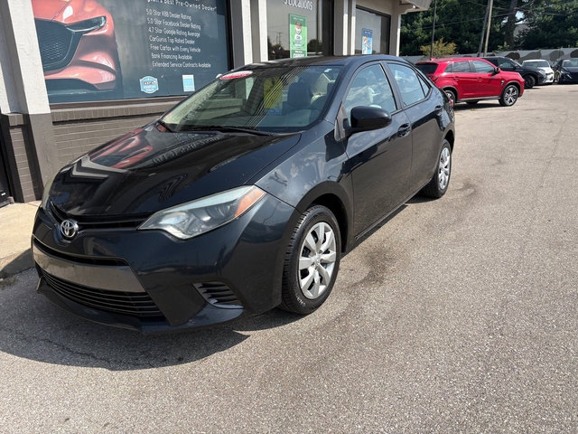 Used 2016 Toyota Corolla LE FWD image 2