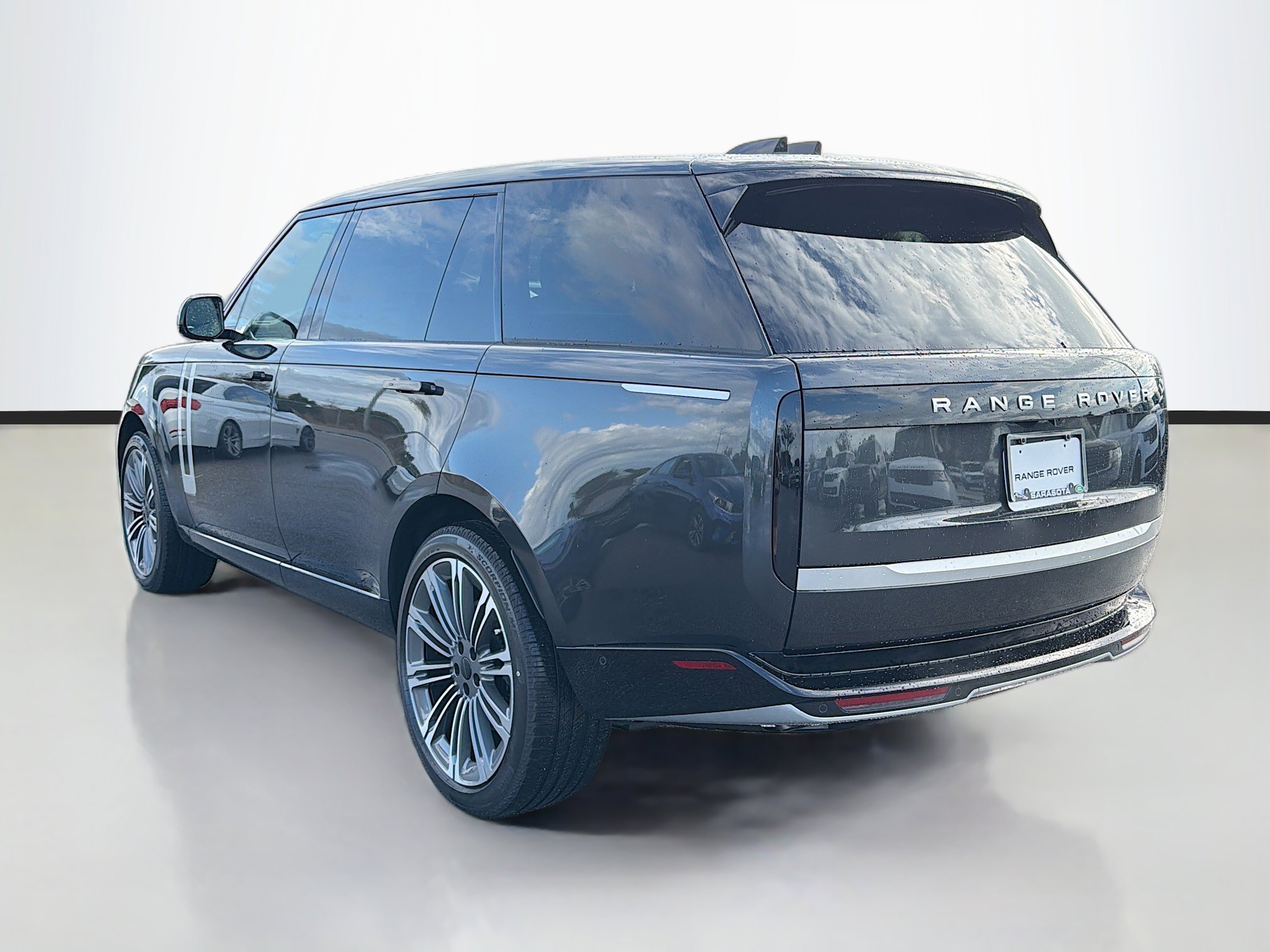 New 2026 Land Rover Range Rover Long Wheelbase Autobiography image 3