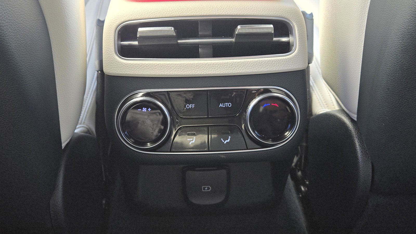 Used 2025 Genesis Electrified GV70 Advanced image 15