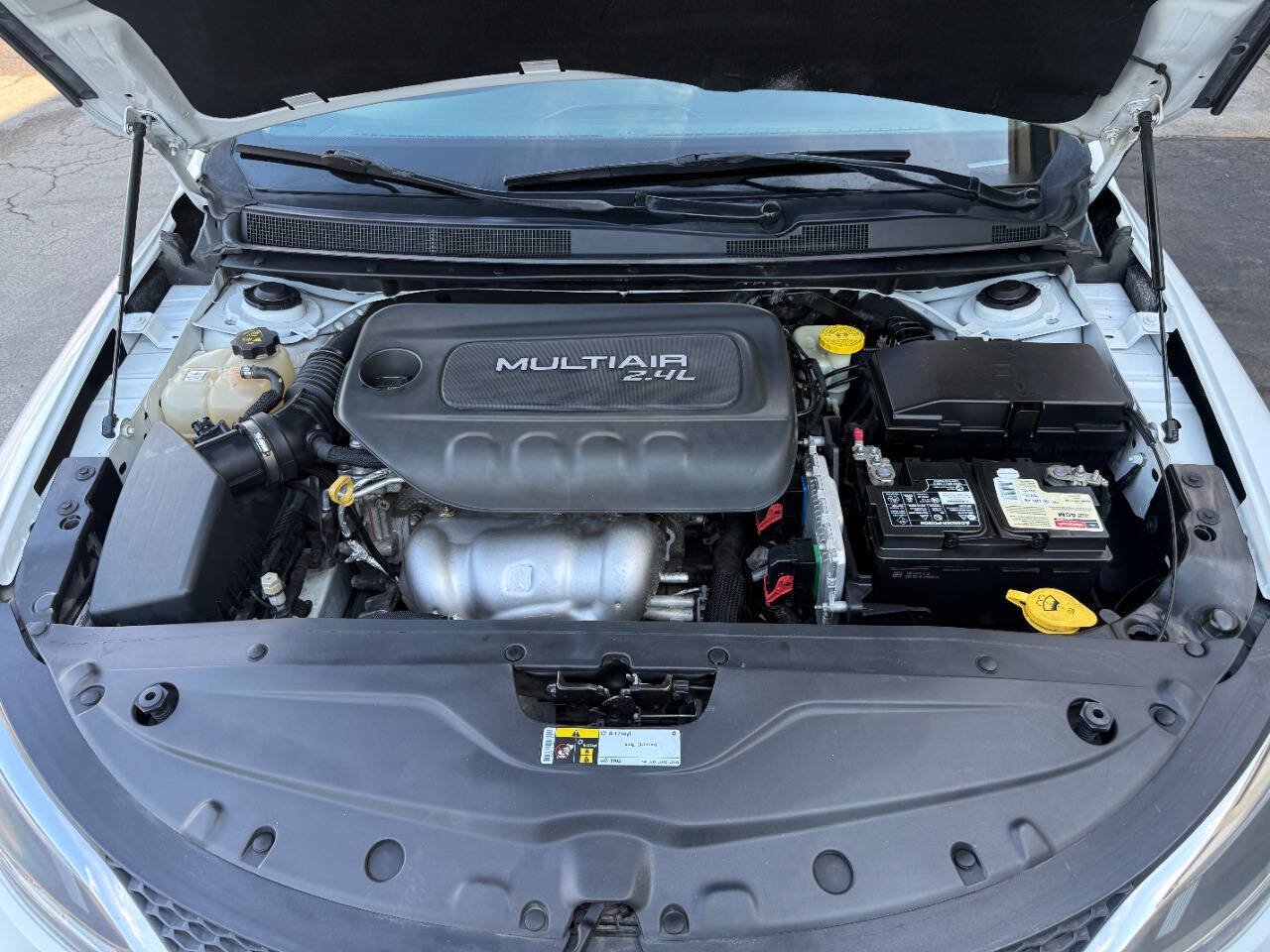 Used 2015 Chrysler 200 Limited FWD image 25