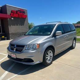 Used 2018 Dodge Grand Caravan SXT FWD image 3