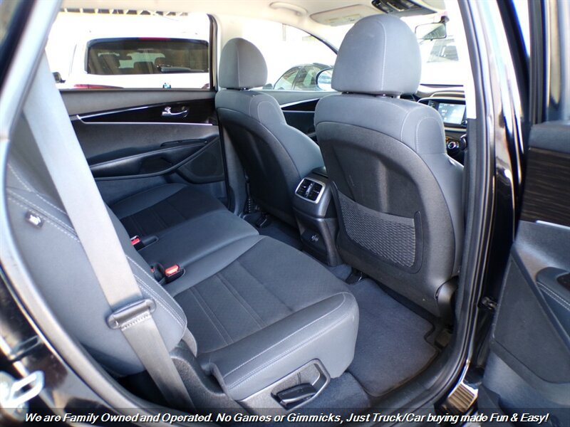 Used 2019 Kia Sorento L FWD image 24