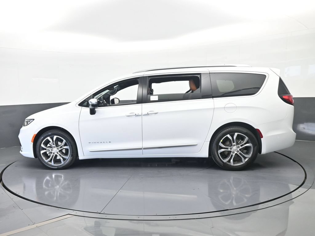 New 2026 Chrysler Pacifica Pinnacle FWD image 3