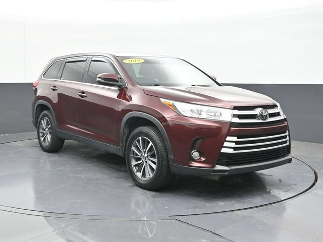 Used 2019 Toyota Highlander XLE FWD image 19