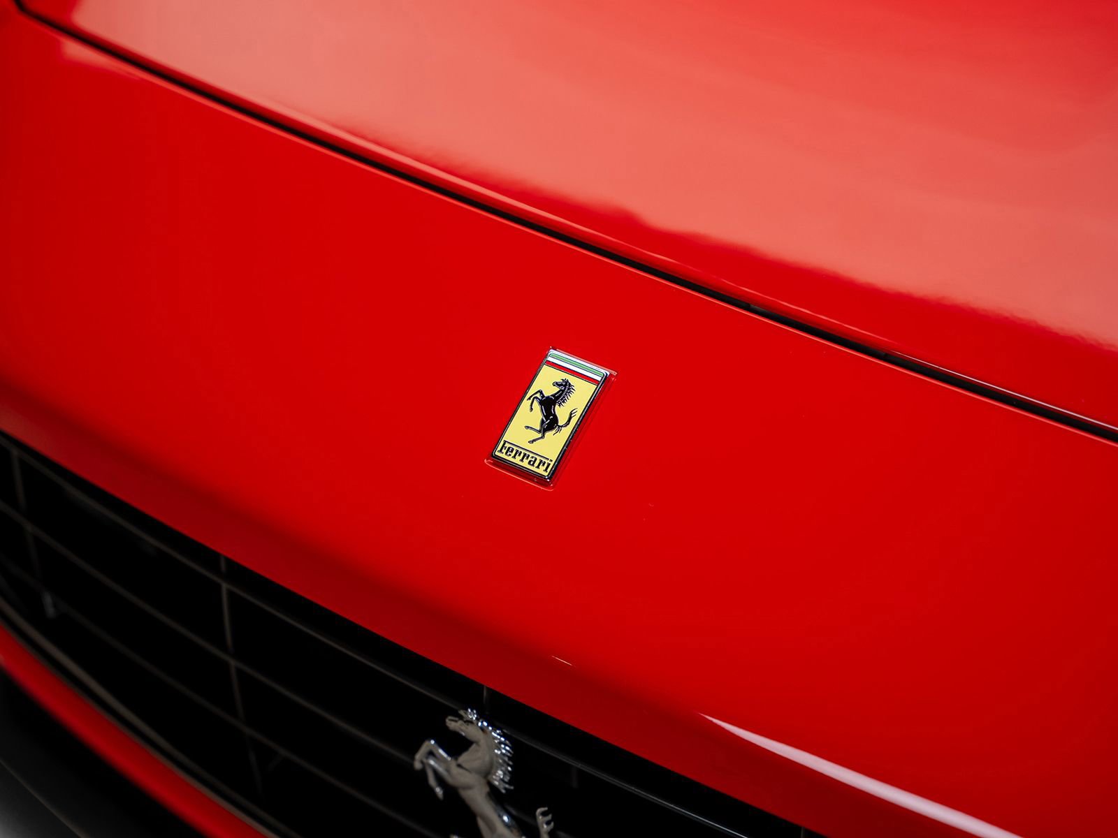 Used 2013 Ferrari California RWD image 12