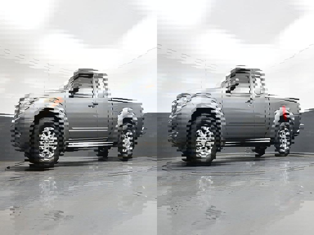 Used 2018 Nissan Frontier SV image 34