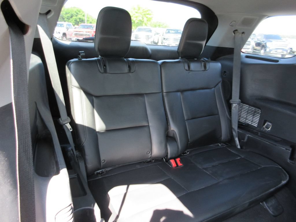 Used 2022 Ford Explorer Limited w/ Equipment Group 301A AWD/4WD image 26