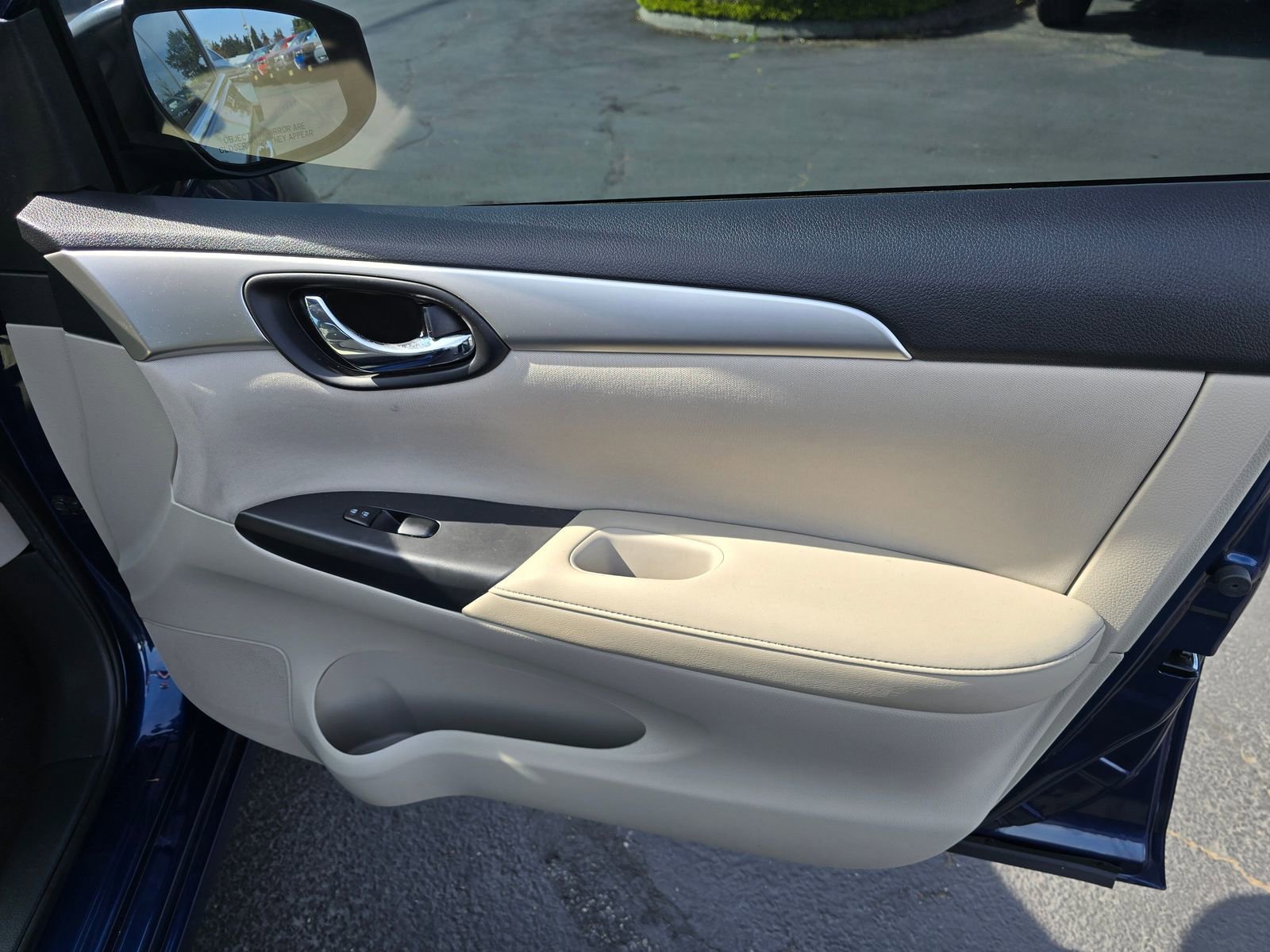 Used 2017 Nissan Sentra S FWD image 32