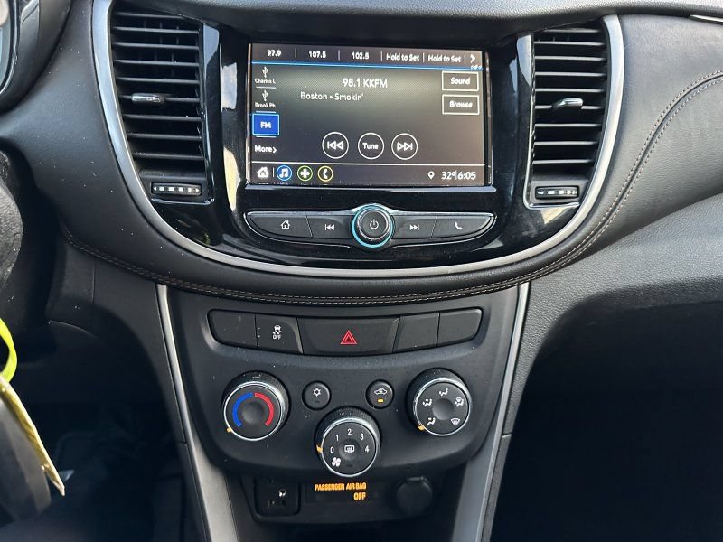 Used 2019 Chevrolet Trax LT FWD image 21