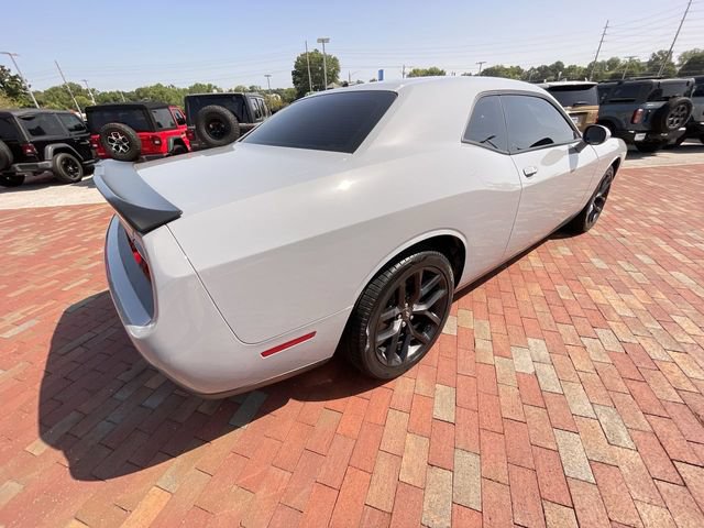 Used 2022 Dodge Challenger SXT w/ Driver Convenience Group RWD image 33