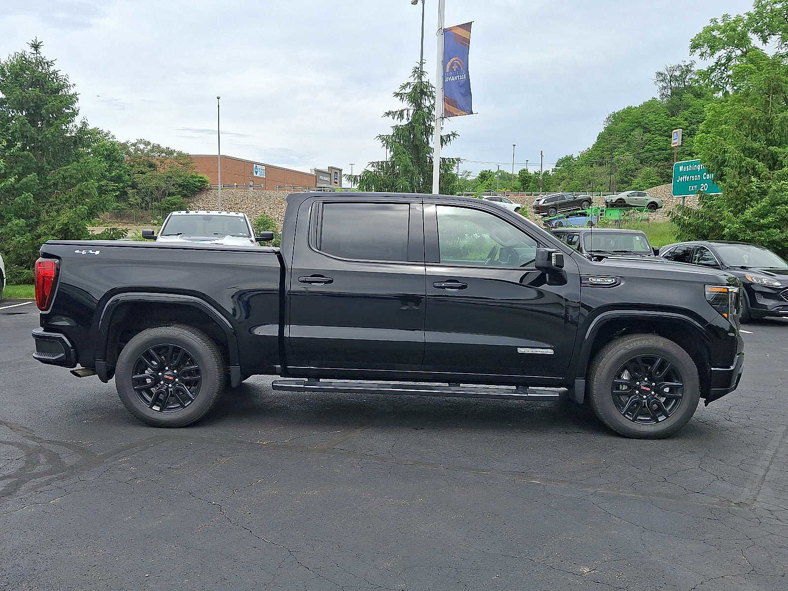 Used 2026 GMC Sierra 1500 Elevation w/ Elevation Premium Package AWD/4WD image 7