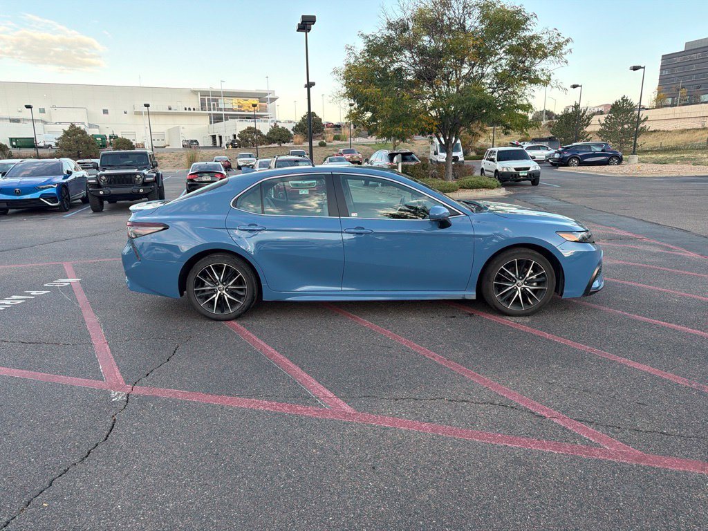 Used 2024 Toyota Camry SE FWD image 5