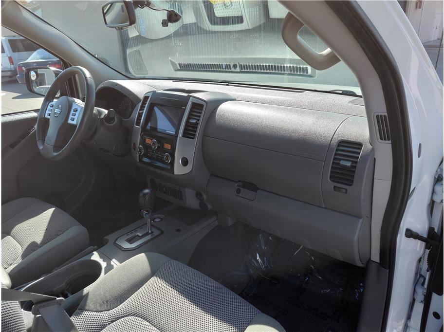 Used 2020 Nissan Frontier SV image 14