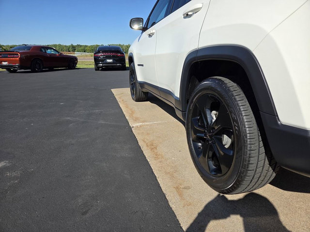 Used 2020 Jeep Compass Latitude AWD/4WD image 10