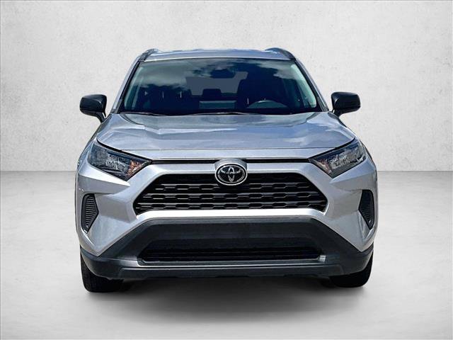 Used 2020 Toyota RAV4 LE FWD image 3