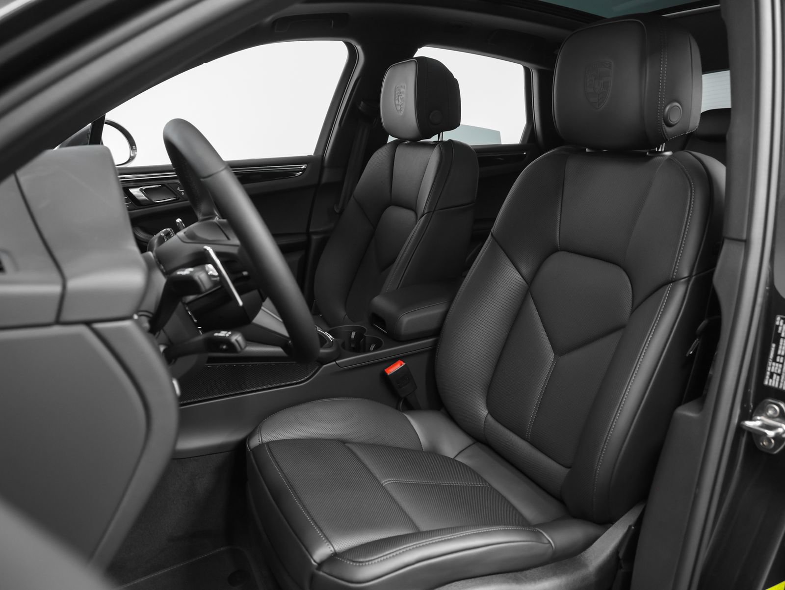 New 2026 Porsche Macan AWD/4WD image 5
