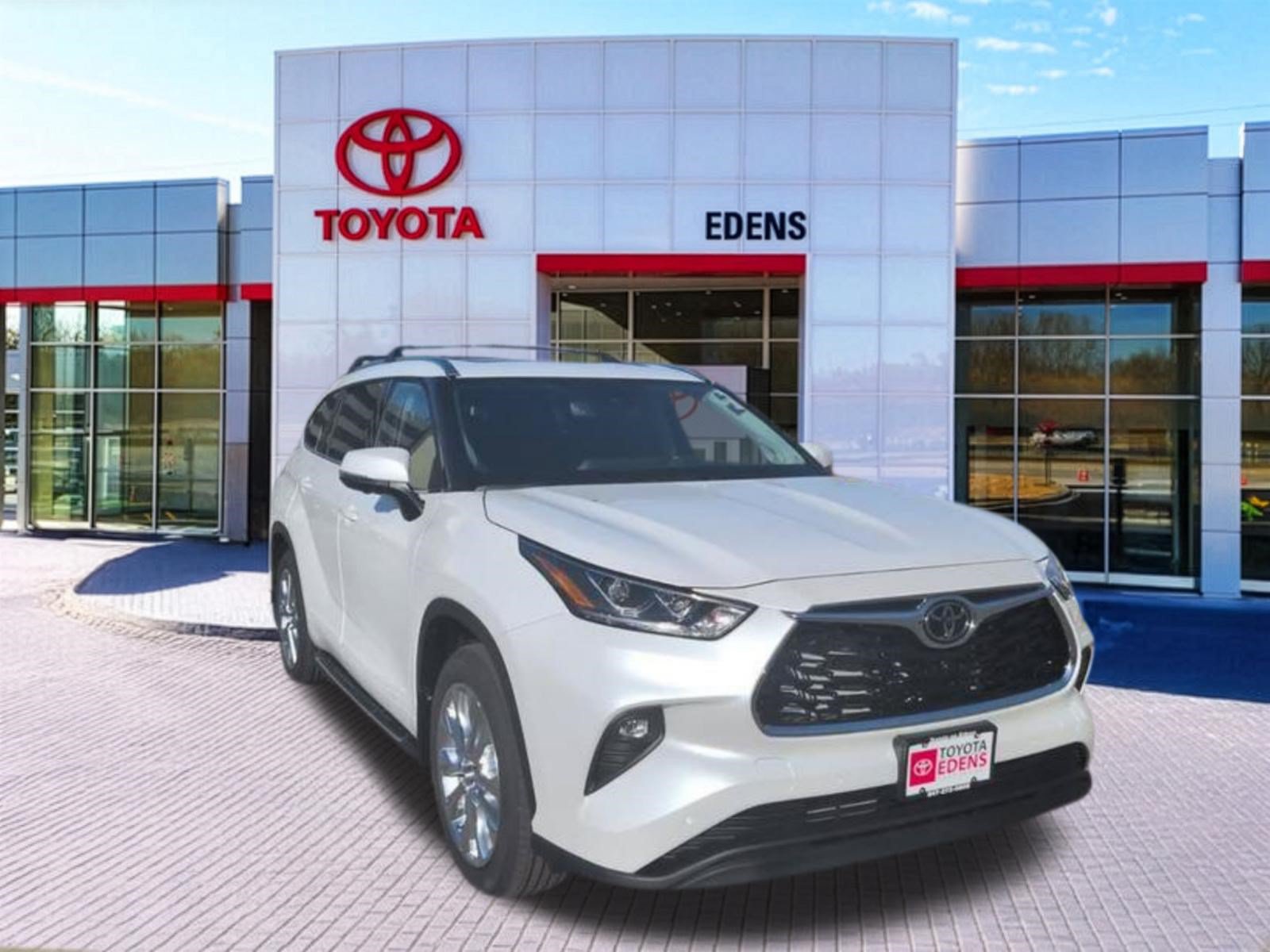 New 2026 Toyota Highlander Limited AWD/4WD image 1