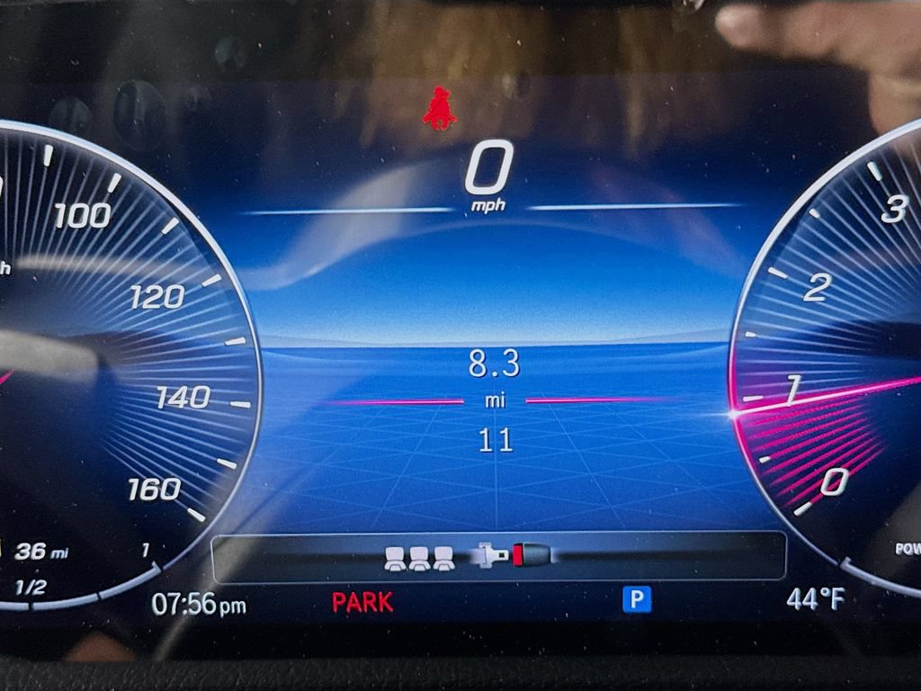 Used 2026 Mercedes-Benz GLB 250 4MATIC image 12