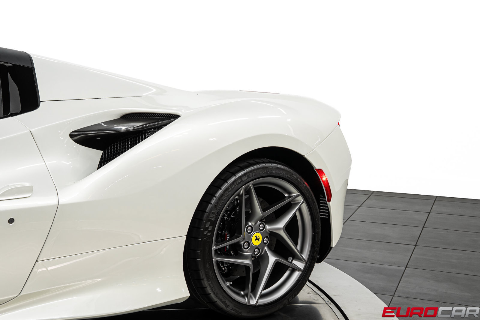 Used 2023 Ferrari F8 Tributo RWD image 19