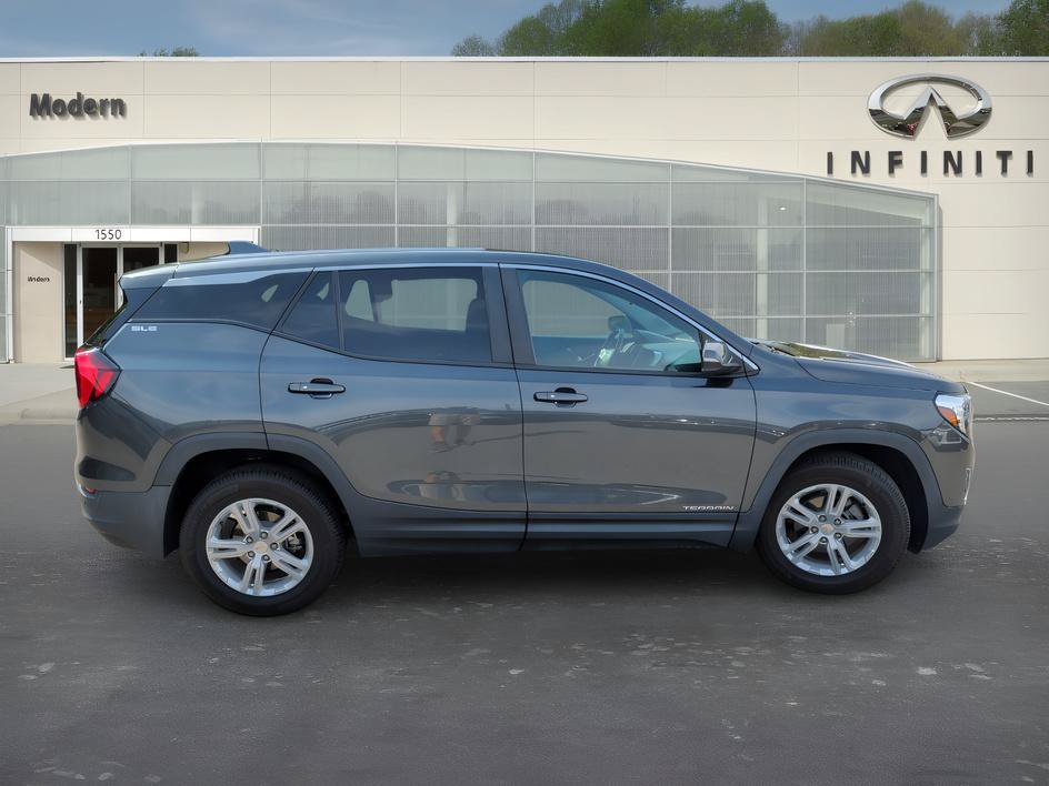 Used 2021 GMC Terrain SLE FWD image 3