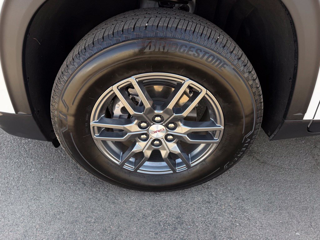 Used 2026 GMC Acadia Elevation FWD image 9