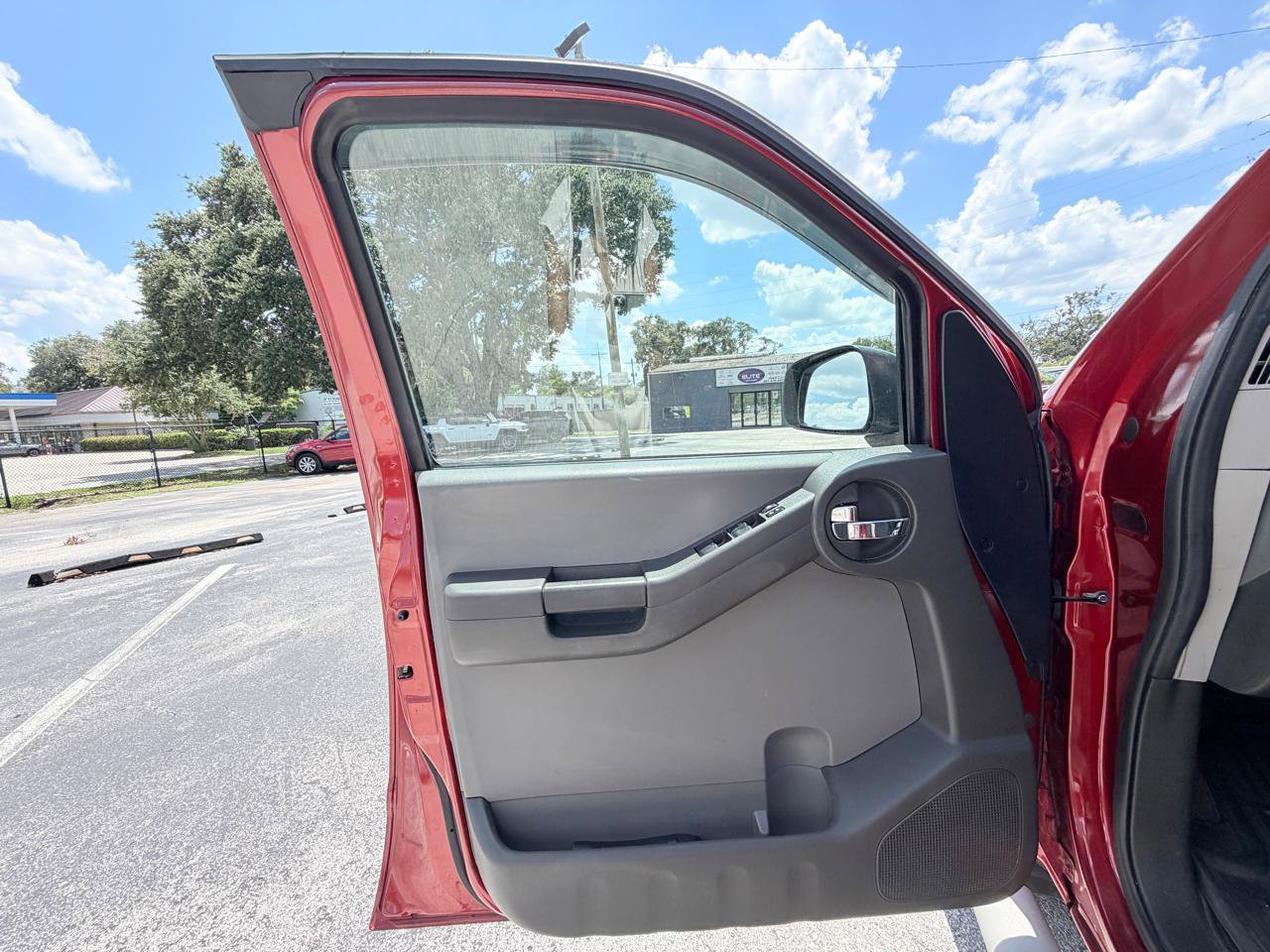 Used 2012 Nissan Xterra S AWD/4WD image 17