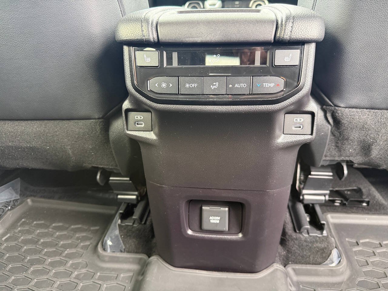Used 2025 Toyota Grand Highlander AWD Hybrid image 21