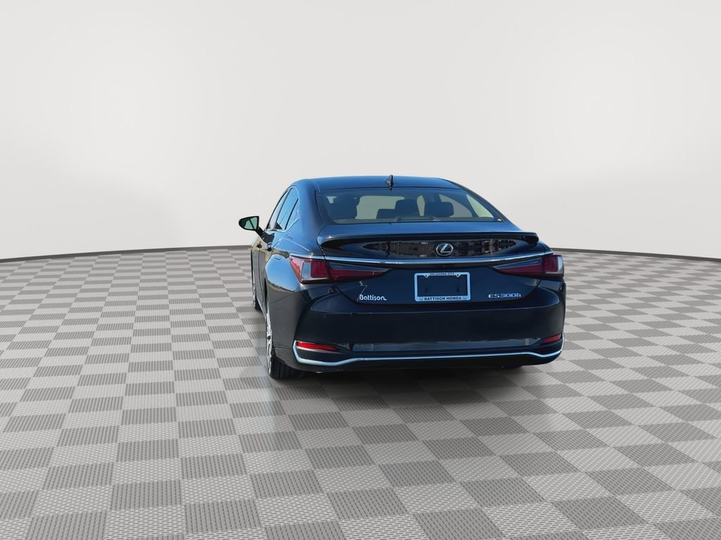 Used 2019 Lexus ES 300h w/ Premium Package image 7