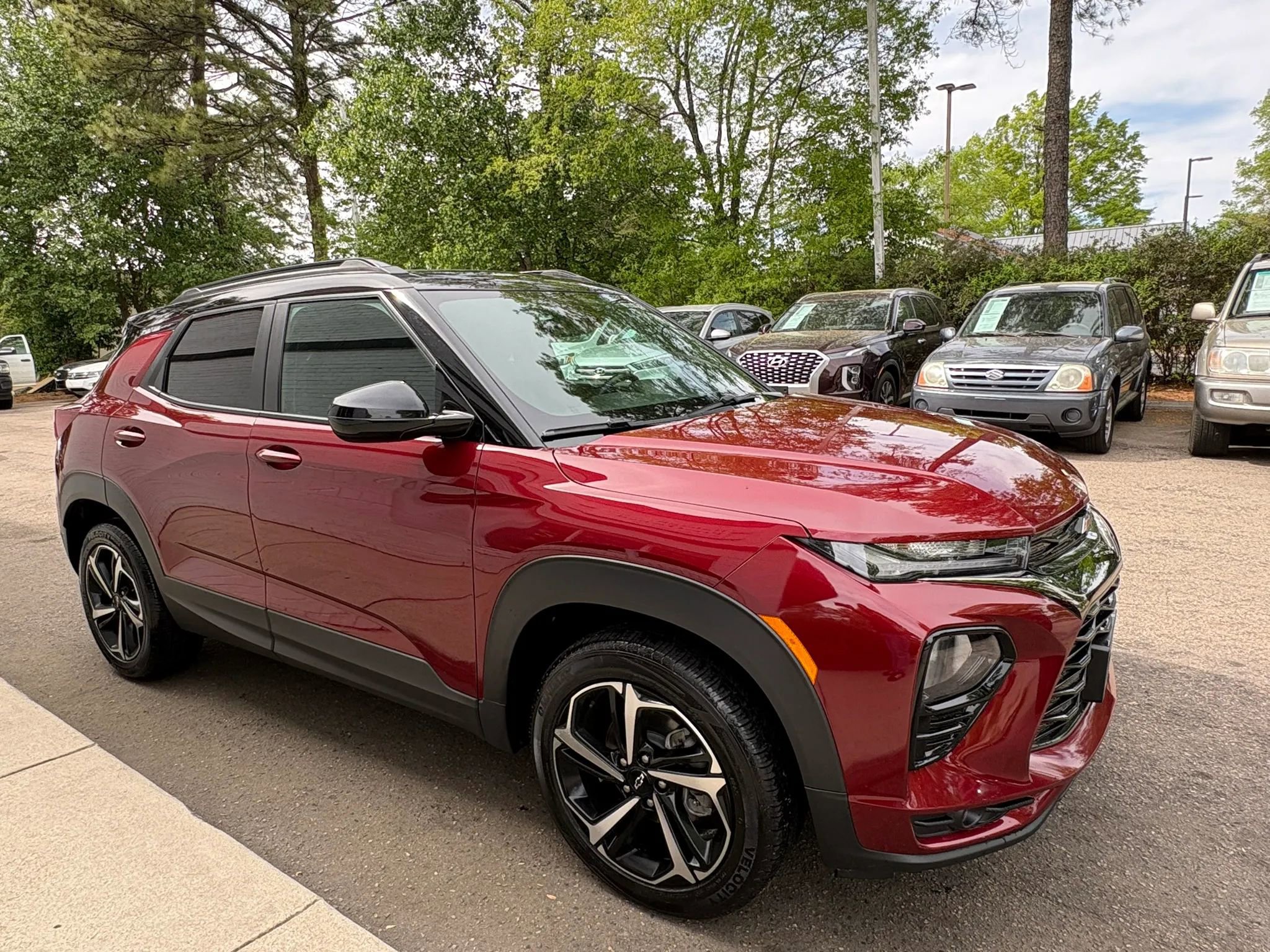 Used 2023 Chevrolet TrailBlazer RS w/ Sun and Liftgate Package AWD/4WD image 4