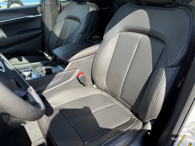 New 2025 Jeep Grand Cherokee Limited image 11