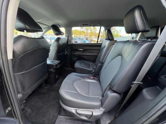 Used 2025 Toyota Grand Highlander AWD image 24