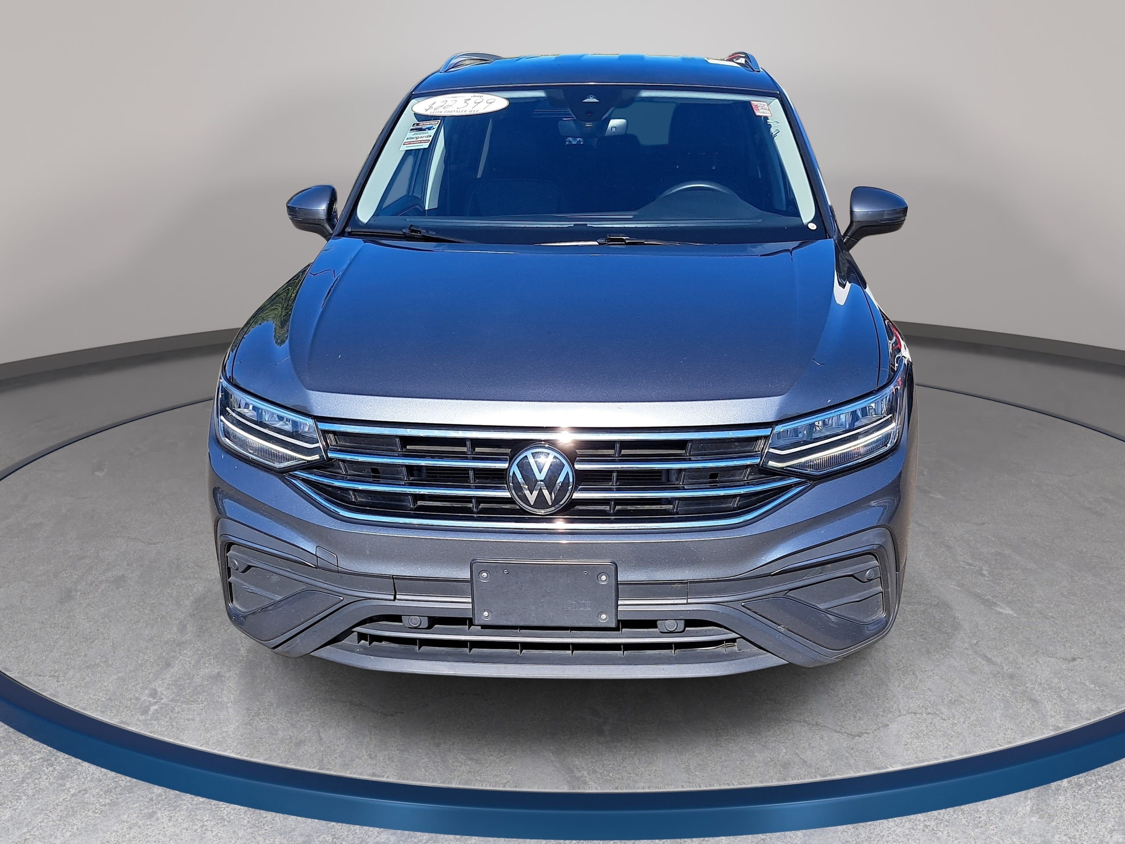 Used 2024 Volkswagen Tiguan SE FWD image 2