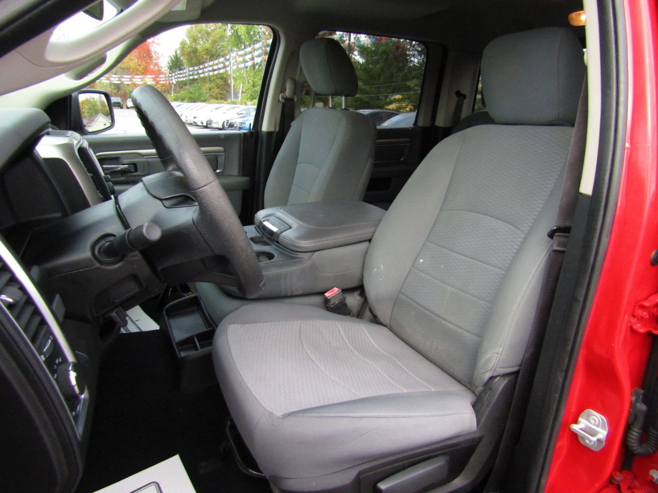 Used 2019 RAM 1500 Classic SLT image 17