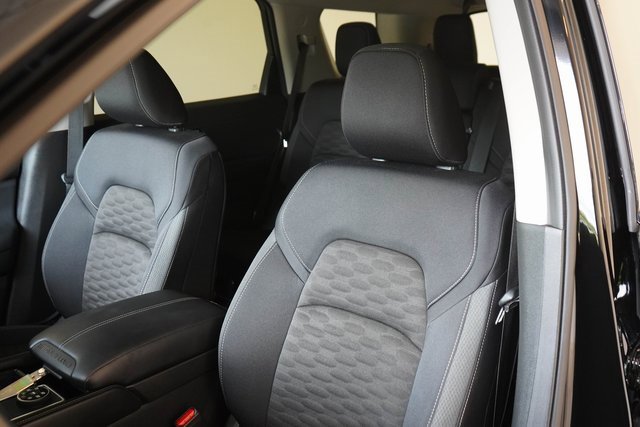 Used 2024 Nissan Pathfinder SV image 15