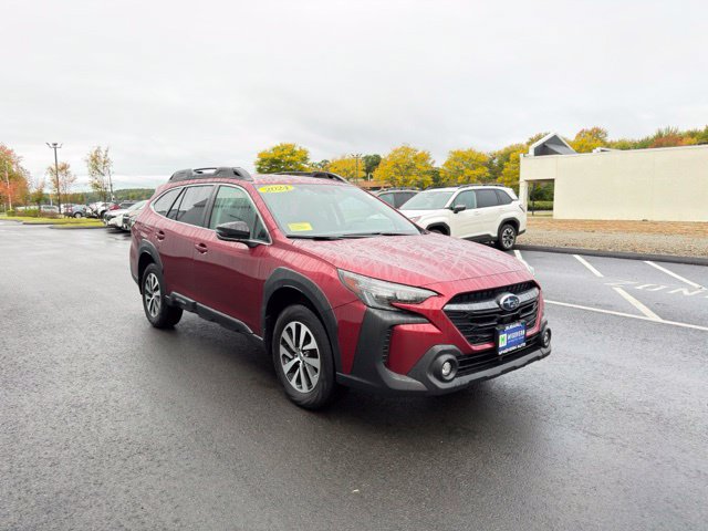 Used 2024 Subaru Outback Premium AWD/4WD image 4
