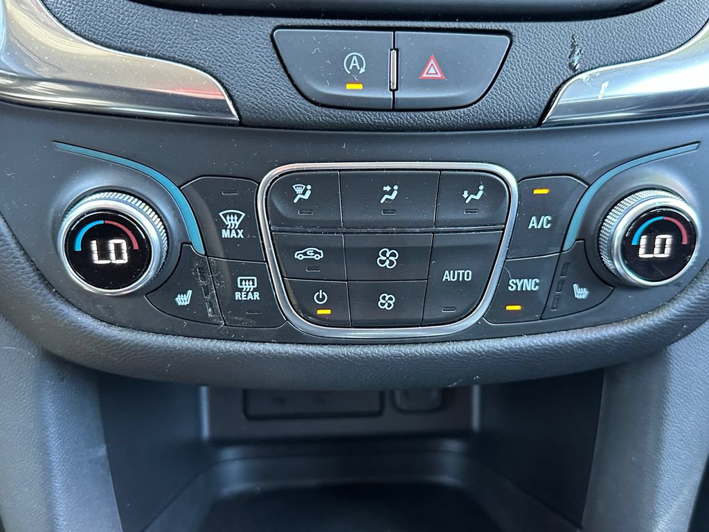Used 2024 Chevrolet Equinox LT FWD image 32